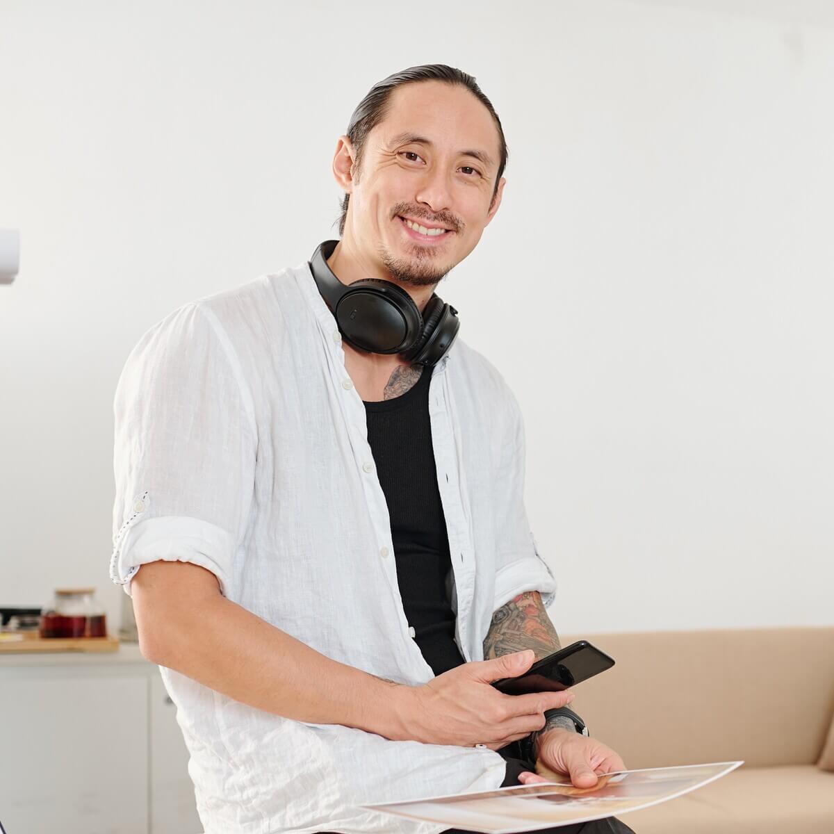 smiling interior designer 2023 11 27 05 34 29 ut